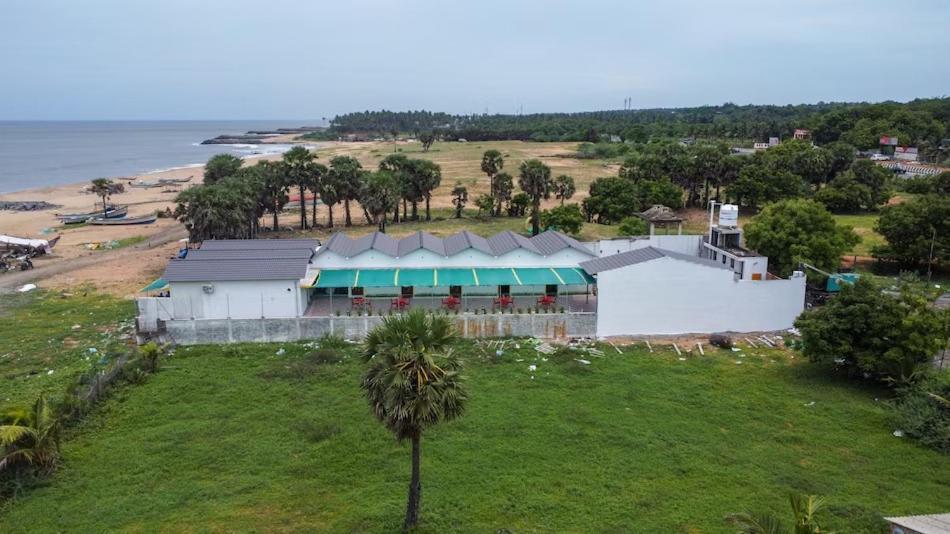 Auro Beach Resort ポンディシェリ エクステリア 写真
